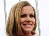 Bondgirl Nummer 3 spielte Honor Blackman in "Goldfinger". Bondgirl Nummer 3 spielte Honor Blackman in "Goldfinger".