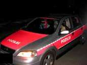Polizei stoppt pinken Opel im "Pozilei"-Design. Polizei stoppt pinken Opel im "Pozilei"-Design.