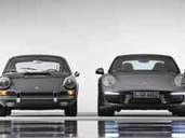 Porsche 911 Carrera 4S Coupé und Porsche 911 2.0 Coupé (Baujahr 1964). Porsche 911 Carrera 4S Coupé und Porsche 911 2.0 Coupé (Baujahr 1964).