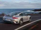 Zum 40. Jubiläum bringt Porsche den 911 Turbo und den 911 Turbo S. Zum 40. Jubiläum bringt Porsche den 911 Turbo und den 911 Turbo S.