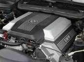 Triebfeder unter der Haube: Den 8er machten anfangs ausschließlich Aggregate mit zwölf Zylindern schnell, später legte BMW V8-Motoren nach. Foto: Thomas Geiger Triebfeder unter der Haube: Den 8er machten anfangs ausschließlich Aggregate mit zwölf Zylindern schnell, später legte BMW V8-Motoren nach. Foto: Thomas Geiger