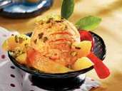 Lecker und gesund soll es sein. Kreationen wie das Karotten-Orangen-Joghurt-Eis sind leicht und brauchen kaum zusätzliche Süße. Foto: Bassermann/ Karl Newedel Lecker und gesund soll es sein. Kreationen wie das Karotten-Orangen-Joghurt-Eis sind leicht und brauchen kaum zusätzliche Süße. Foto: Bassermann/ Karl Newedel