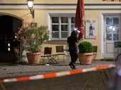 Selbstmordanschlag im fränkischen Ansbach: Am Sonntagabend sprengte sich auf einem Festival ein syrischer Flüchtling in die Luft. Es gab mindestens 12 Verletzte. Selbstmordanschlag im fränkischen Ansbach: Am Sonntagabend sprengte sich auf einem Festival ein syrischer Flüchtling in die Luft. Es gab mindestens 12 Verletzte.