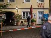 Selbstmordanschlag im fränkischen Ansbach: Am Sonntagabend sprengte sich auf einem Festival ein syrischer Flüchtling in die Luft. Es gab mindestens 12 Verletzte. Selbstmordanschlag im fränkischen Ansbach: Am Sonntagabend sprengte sich auf einem Festival ein syrischer Flüchtling in die Luft. Es gab mindestens 12 Verletzte.
