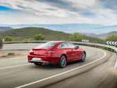 Das neue Mercedes E-Klasse Coupé ist im Vergleich zum Vorgänger deutlich gewachsen. Das neue Mercedes E-Klasse Coupé ist im Vergleich zum Vorgänger deutlich gewachsen.