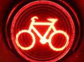 Stopp dem Irrtum: Einige Missverständnisse und Unklarheiten rund um das Fahrradfahren halten sich hartnäckig. Foto: Bodo Marks/dpa-tmn/dpa Stopp dem Irrtum: Einige Missverständnisse und Unklarheiten rund um das Fahrradfahren halten sich hartnäckig. Foto: Bodo Marks/dpa-tmn/dpa