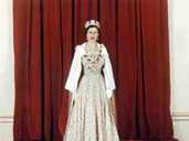 Queen Elizabeth II. in feierlichem Ornat am Tag ihrer Krönung am 2. Juni.1953. Queen Elizabeth II. in feierlichem Ornat am Tag ihrer Krönung am 2. Juni.1953.