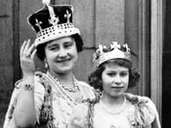 Nach der feierlichen Krönung ihres Gatten George VI. am 12.5.1937 winken Königin Elizabeth und ihre älteste Tochter Prinzessin Elizabeth vom Balkon des Buckingham-Palastes der Bevölkerung zu. Nach der feierlichen Krönung ihres Gatten George VI. am 12.5.1937 winken Königin Elizabeth und ihre älteste Tochter Prinzessin Elizabeth vom Balkon des Buckingham-Palastes der Bevölkerung zu.