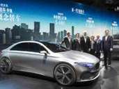 Mercedes gibt mit seinem Showcar Concept A Sedan“ einen Ausblick auf die nächste Generation der erfolgreichen Kompaktwagen. Mercedes gibt mit seinem Showcar Concept A Sedan“ einen Ausblick auf die nächste Generation der erfolgreichen Kompaktwagen.