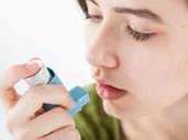 Lokal angewendet - zum Beispiel in Form von Asthma-Sprays - haben Cortison-Präparate heute kaum noch Nebenwirkungen. Der Wirkstoff gelangt wenn überhaupt nur in sehr geringen Mengen in den Blutkreislauf. Foto: Christin Klose/dpa-tmn Lokal angewendet - zum Beispiel in Form von Asthma-Sprays - haben Cortison-Präparate heute kaum noch Nebenwirkungen. Der Wirkstoff gelangt wenn überhaupt nur in sehr geringen Mengen in den Blutkreislauf. Foto: Christin Klose/dpa-tmn