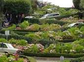 Spektakulär ist die Lombard Street in San Francisco und daher auch so beliebt für actionreiche Filmdrehs. Spektakulär ist die Lombard Street in San Francisco und daher auch so beliebt für actionreiche Filmdrehs.