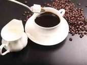 Kaffee: Es ist kein Geheimnis. Kaffee sorgt für Verfärbungen der Zähne. Das gleiche gilt für das ... Kaffee: Es ist kein Geheimnis. Kaffee sorgt für Verfärbungen der Zähne. Das gleiche gilt für das ...