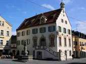 Platz 7: Trotz führender Positionen in Sachen höchste Miet- und Häuserpreise - die Menschen zieht es nach Fürstenfeldbruck. Wieder einmal spielt die Nähe zur Metropole München eine Rolle. Deshalb wird ein Bevölkerungsanstieg von bis zu zehn Prozent erwartet. In Zahlen sind das 20.920 neue Einwohner, die zusammen mit der jetzigen Bevölkerung 214.000 Menschen ergeben. Platz 7: Trotz führender Positionen in Sachen höchste Miet- und Häuserpreise - die Menschen zieht es nach Fürstenfeldbruck. Wieder einmal spielt die Nähe zur Metropole München eine Rolle. Deshalb wird ein Bevölkerungsanstieg von bis zu zehn Prozent erwartet. In Zahlen sind das 20.920 neue Einwohner, die zusammen mit der jetzigen Bevölkerung 214.000 Menschen ergeben.