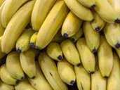 Bananen werden oft innerhalb weniger Tage, manchmal sogar Stunden braun – und auch beim Einfrieren werden sie dunkler und etwas matschig. Doch der Geschmack bleibt erhalten, sodass Sie aufgetaute Bananen leicht zu Smoothies oder dergleichen weiterverarbeiten können. Bananen werden oft innerhalb weniger Tage, manchmal sogar Stunden braun – und auch beim Einfrieren werden sie dunkler und etwas matschig. Doch der Geschmack bleibt erhalten, sodass Sie aufgetaute Bananen leicht zu Smoothies oder dergleichen weiterverarbeiten können.