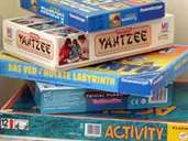 Mit Brettspielen ist es oft das Gleiche - am Anfang kann man die Finger nicht davon lassen und irgendwann liegen sie dann doch in der Ecke. Oft gehen aber einfach auch viele Spielfiguren oder Karten verloren - und ein unvollständiges Brettspiel, das niemand mehr anschaut, kann genauso gut entsorgt werden. Mit Brettspielen ist es oft das Gleiche - am Anfang kann man die Finger nicht davon lassen und irgendwann liegen sie dann doch in der Ecke. Oft gehen aber einfach auch viele Spielfiguren oder Karten verloren - und ein unvollständiges Brettspiel, das niemand mehr anschaut, kann genauso gut entsorgt werden.