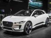 Rein elektrisch: Jaguar plant als Batterieversion eines SUVs den I-Pace, zu sehen schon mal am Messestand. Foto: Frank Rumpenhorst/dpa Rein elektrisch: Jaguar plant als Batterieversion eines SUVs den I-Pace, zu sehen schon mal am Messestand. Foto: Frank Rumpenhorst/dpa