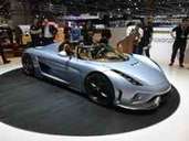 Momentan der schnellste Supersportwagen, den es zu kaufen gibt: Der Koenigsegg Agera RS hat mit 447 km/h die Nasenspitze vorn. Momentan der schnellste Supersportwagen, den es zu kaufen gibt: Der Koenigsegg Agera RS hat mit 447 km/h die Nasenspitze vorn.