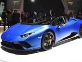 Ab 195 137 Euro zu haben: der Lamborghini Huracan Spyder mit Sechszylinder-Sauger, der aus vier Litern Hubraum 383 kW/520 PS zieht. Ab 195 137 Euro zu haben: der Lamborghini Huracan Spyder mit Sechszylinder-Sauger, der aus vier Litern Hubraum 383 kW/520 PS zieht.