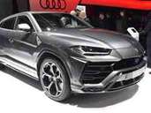 Sportliches SUV: Der Lamborghini Urus ist 305 km/h schnell und aus dem Stand in 3,6 Sekunden bei Tempo 100 - wiegt aber 2,2 Tonnen. Sportliches SUV: Der Lamborghini Urus ist 305 km/h schnell und aus dem Stand in 3,6 Sekunden bei Tempo 100 - wiegt aber 2,2 Tonnen.