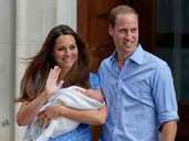 Prinz William und Kate verlassen mit Prinz George am 23. Juli 2013 die Klinik. Prinz William und Kate verlassen mit Prinz George am 23. Juli 2013 die Klinik.