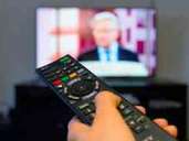 Mit dem Fernseher verhält es sich ähnlich. Auch hier stört das blaue Licht Ihren Schlaf - ganz zu schweigen von der großen Versuchung, die ganze Nacht Netflix zu durchforsten. Mit dem Fernseher verhält es sich ähnlich. Auch hier stört das blaue Licht Ihren Schlaf - ganz zu schweigen von der großen Versuchung, die ganze Nacht Netflix zu durchforsten.