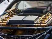 Herzstück: Seine Kraft schöpft der legendäre Rennwagen aus einem Motor mit zwölf Zylindern. Foto: Porsche AG Herzstück: Seine Kraft schöpft der legendäre Rennwagen aus einem Motor mit zwölf Zylindern. Foto: Porsche AG