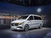 Mercedes zeigt die elektrifizierte V-Klasse alias EQV. Mercedes zeigt die elektrifizierte V-Klasse alias EQV.