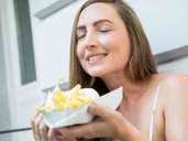 Statt Salatblatt und Möhrchen landet am Cheat Day das im Magen, wonach man sich sechs Tage lang gesehnt hat - sei es Pommes, Pizza oder andere Kalorienbomben. Foto: Christin Klose Statt Salatblatt und Möhrchen landet am Cheat Day das im Magen, wonach man sich sechs Tage lang gesehnt hat - sei es Pommes, Pizza oder andere Kalorienbomben. Foto: Christin Klose
