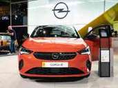 Opels Kleinwagen als Elektroversion auf der IAA 2019. Foto: Frank Rumpenhorst/dpa-tmn Opels Kleinwagen als Elektroversion auf der IAA 2019. Foto: Frank Rumpenhorst/dpa-tmn