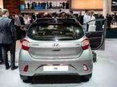 Der neue Hyundai i10 ist günstig in der Anschaffung, dafür wird er bis auf weiteres konventionell befeuert. Foto: Frank Rumpenhorst/dpa-tmn Der neue Hyundai i10 ist günstig in der Anschaffung, dafür wird er bis auf weiteres konventionell befeuert. Foto: Frank Rumpenhorst/dpa-tmn