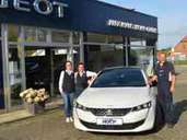 Alice Wendt, Marion Zander und Burkhard Zander (v. l.) freuen sich auf die große Nienburger Autoschau und viele interessierte Besucher. Das Autohaus Hopp aus Steyerberg präsentiert am Sonntag eine große Auswahl an Peugeot-Modellen. Gezeigt wird unter anderem der neue Peugeot 508 SW. Er vereint kraftvolles Design mit dem Komfort eines Grantourismo. Alice Wendt, Marion Zander und Burkhard Zander (v. l.) freuen sich auf die große Nienburger Autoschau und viele interessierte Besucher. Das Autohaus Hopp aus Steyerberg präsentiert am Sonntag eine große Auswahl an Peugeot-Modellen. Gezeigt wird unter anderem der neue Peugeot 508 SW. Er vereint kraftvolles Design mit dem Komfort eines Grantourismo.