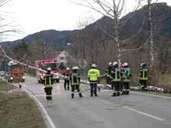 Die Feuerwehr ist nach dem Föhnsturm im Raum Garmisch-Partenkirchen im Dauereinsatz. Die Feuerwehr ist nach dem Föhnsturm im Raum Garmisch-Partenkirchen im Dauereinsatz.