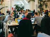 Softwareentwickler bei der Arbeit Softwareentwickler bei der Arbeit