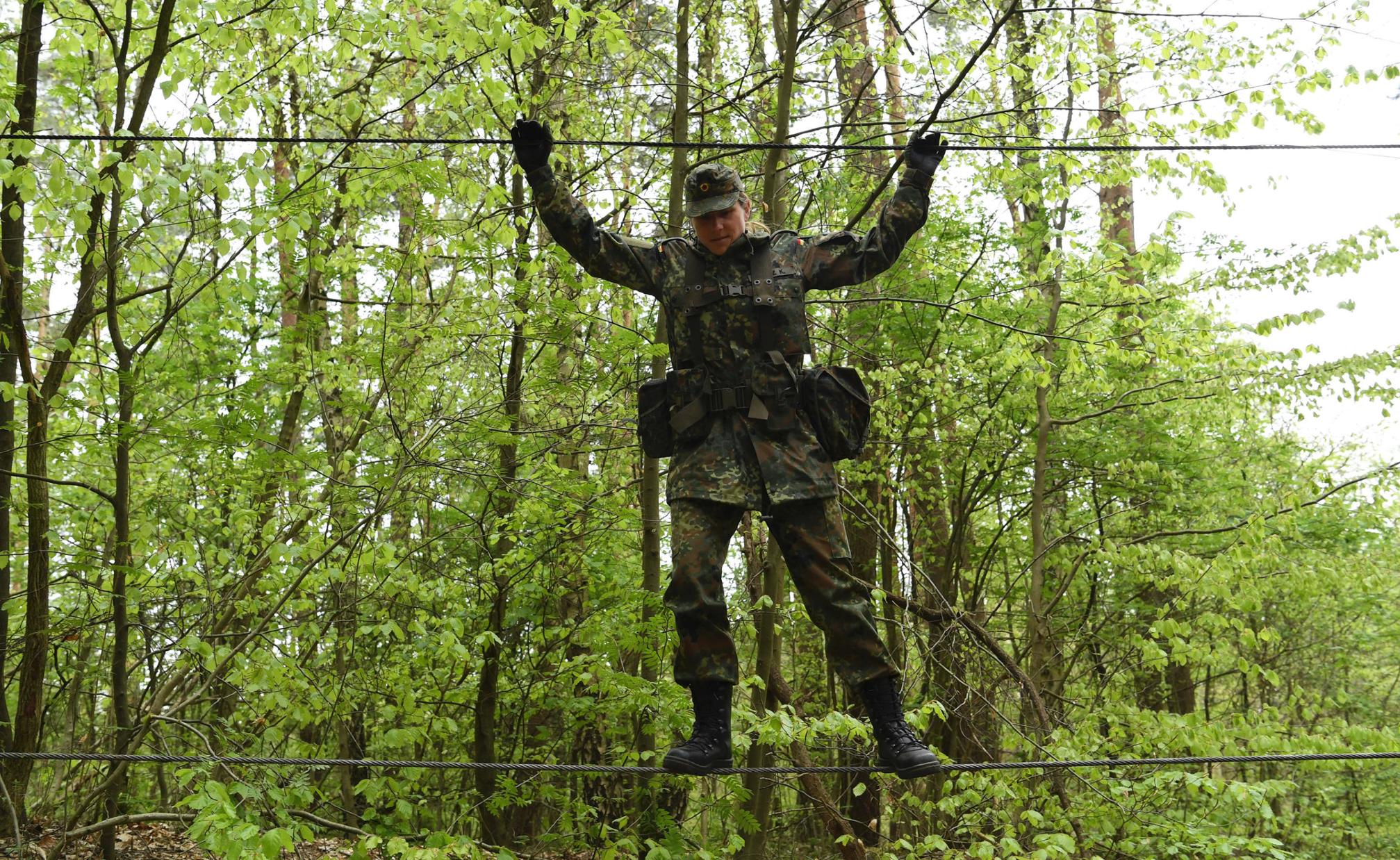 Kann Man Bei Der Bundeswehr Praktikum Machen Führungskräfte machen Praktikum bei der Bundeswehr in Nienburg
