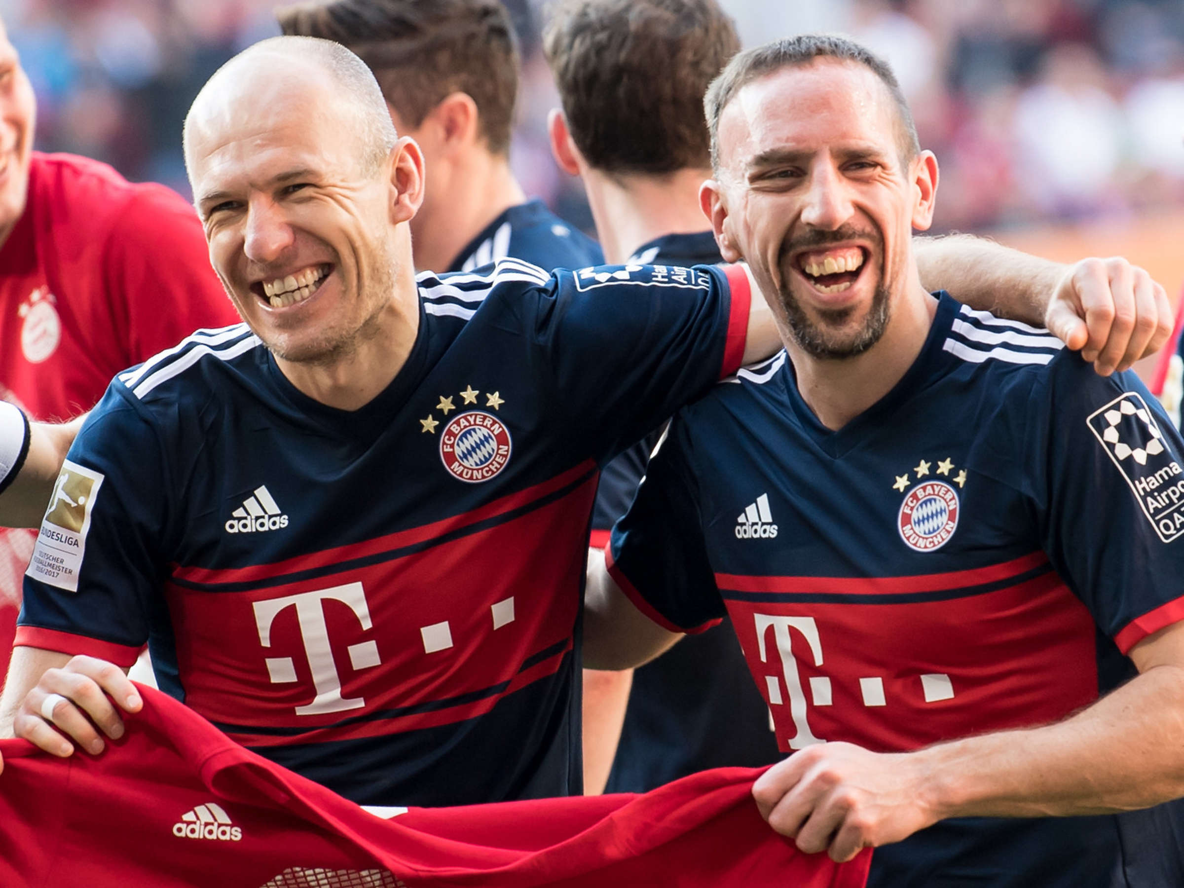 Munchner Tz Berichtet Franck Ribery Unterschreibt Beim Fc Bayern Arjen Robben Zogert Fussball