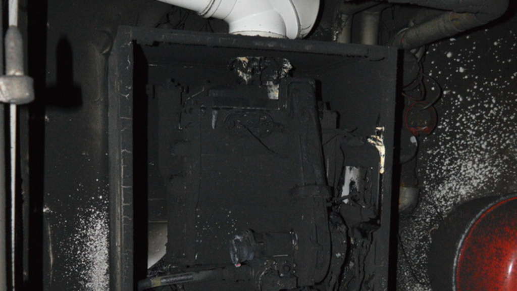 Kellerbrand in Liebenau: Fahrzeuge blockieren Zufahrt und Parkplätze